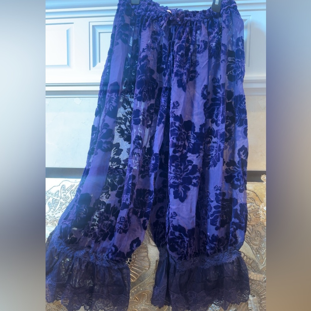 Free People Purple Floral Velvet Wide Leg Cropped Pants - Picture 5 of 5